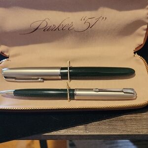 Parker Green and Silver Pen Set